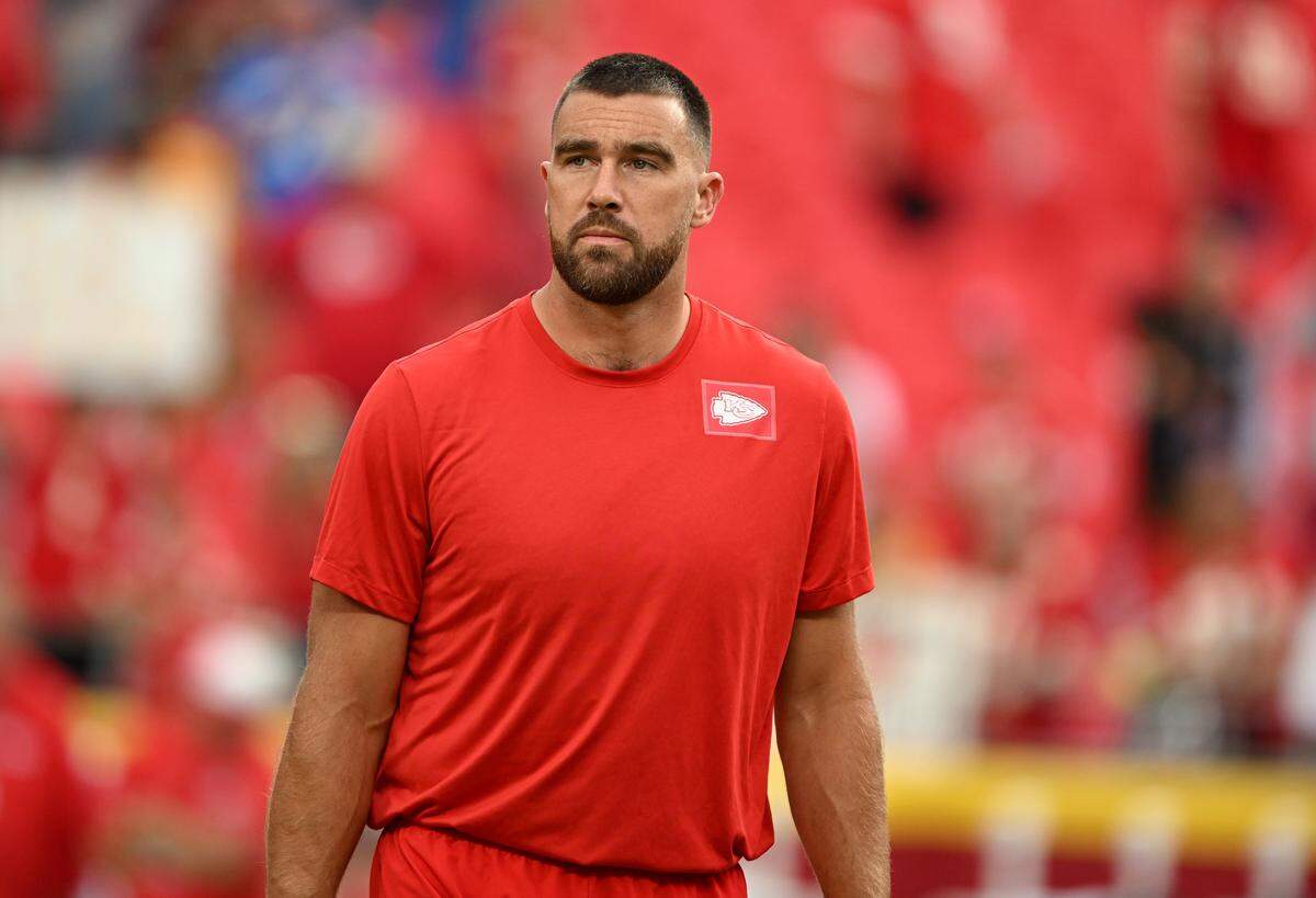 Kansas City Chiefs tight end Travis Kelce warms up before the game with the Detroit Lions on Sunday, Oct. 12, 2025, at GEHA Field at Arrowhead Stadium.