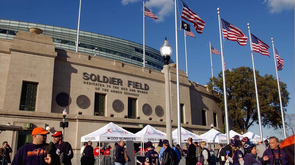 This border war has the Chicago Bears being wooed to neighboring Hammond, Indiana.