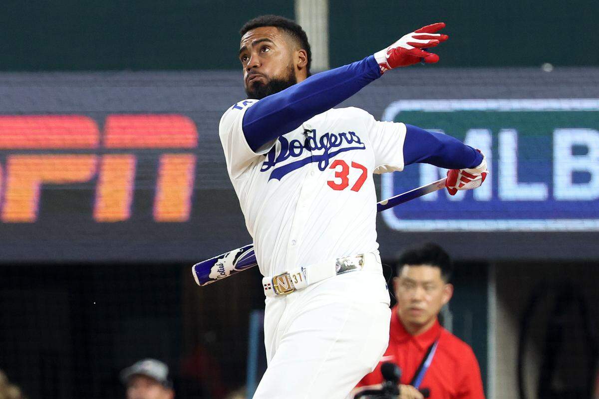 L.A. Dodgers outfielder Teoscar Hernandez beat Royals star and fellow All-Star Bobby Witt Jr. in the final round of Monday night’s 2024 Home Run Derby at Globe Life Field in Arlington, Texas.