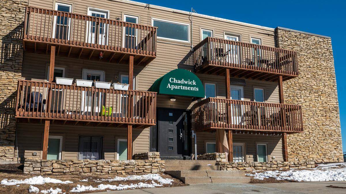 Kynala Phillips’ former apartment building, Chadwick Apartments, at 16 E. 34th Terrace in Kansas City, is seen on Feb. 10.