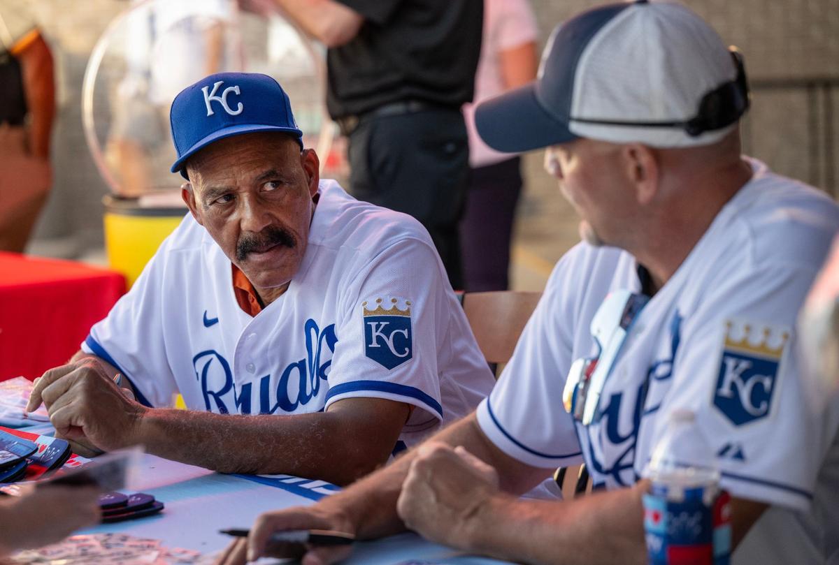 Former Royals first baseman Willie Mays Aikens, left, talked with former player Les Norman at Bring Out the Blue, a tailgating event at the Price Chopper in Lee’s Summit on Monday, Sept. 30, 2024.