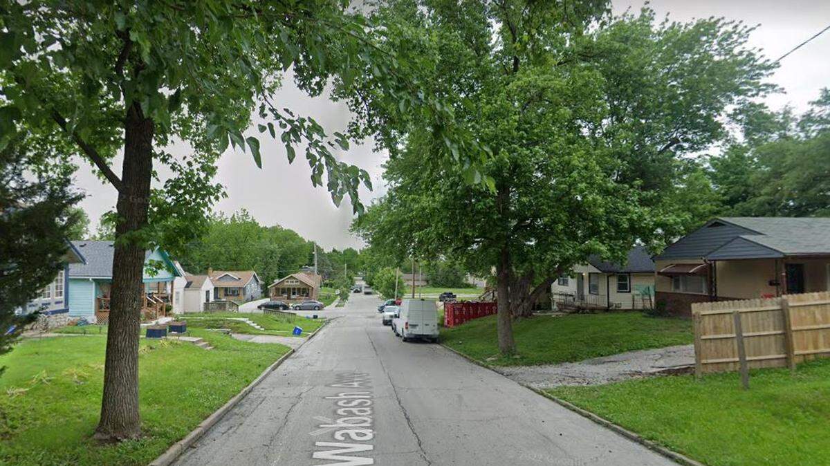 A Google Maps Street View shows the area near East 72nd Street and Wabash Avenue in Kansas City.