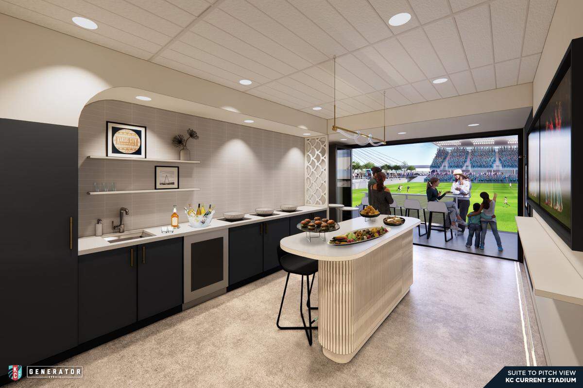 Suite look at the pitch.