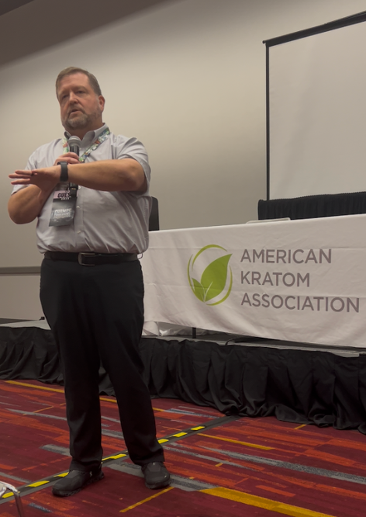 Dr. Christopher McCurdy, one of the leading kratom researchers in the U.S., speaks to the crowd at the CHAMPS Trade Show in July.