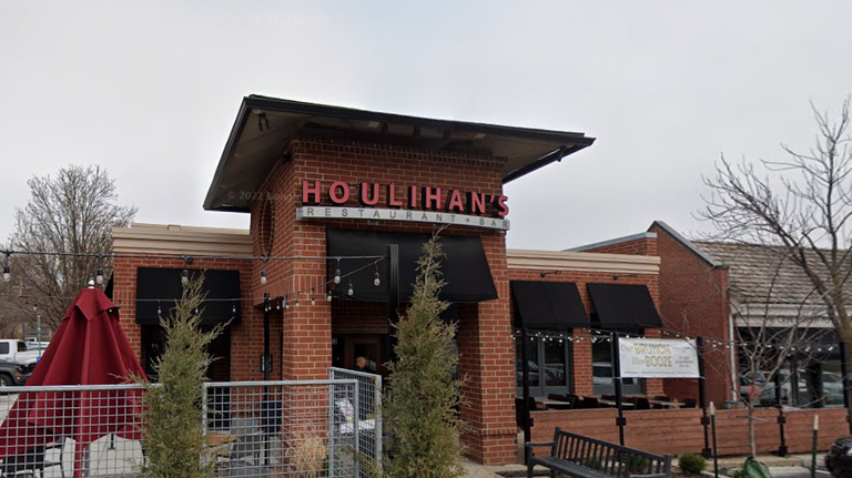 Johnson County city to consider new plan for proposed restaurant in Houlihan’s