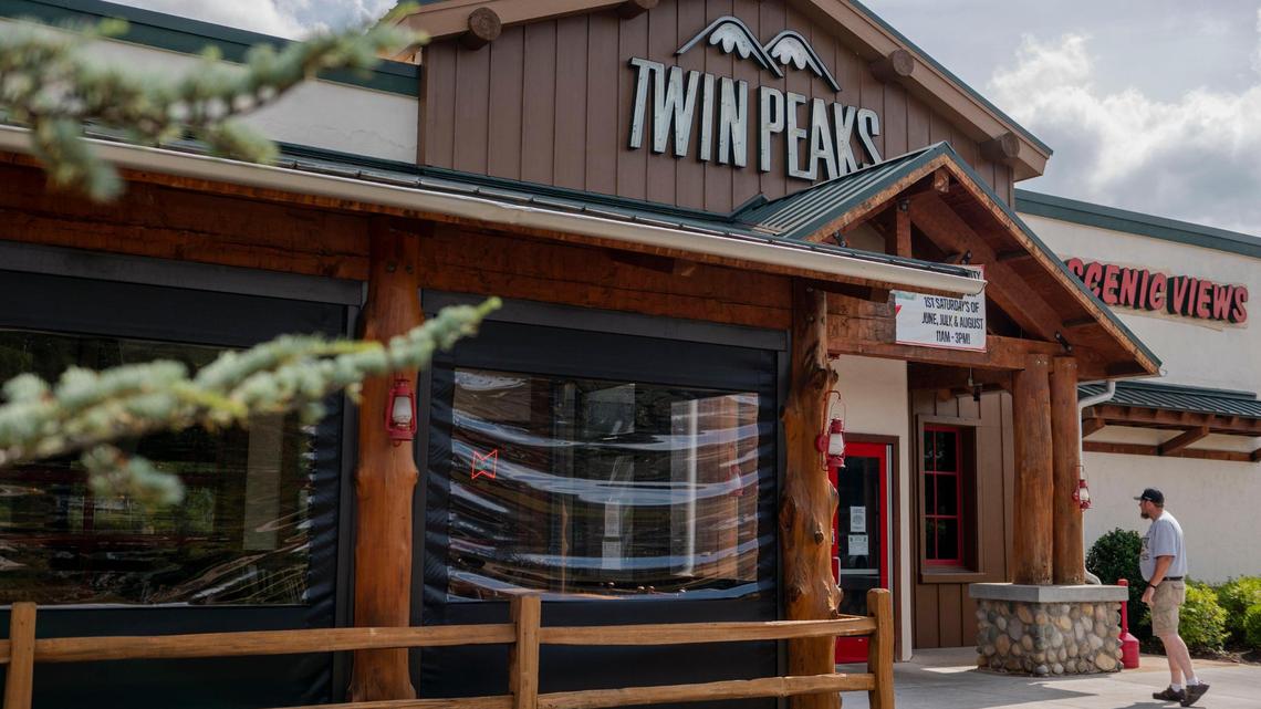A letter allegedly sent to Twin Peaks servers has been widely shared on social media.