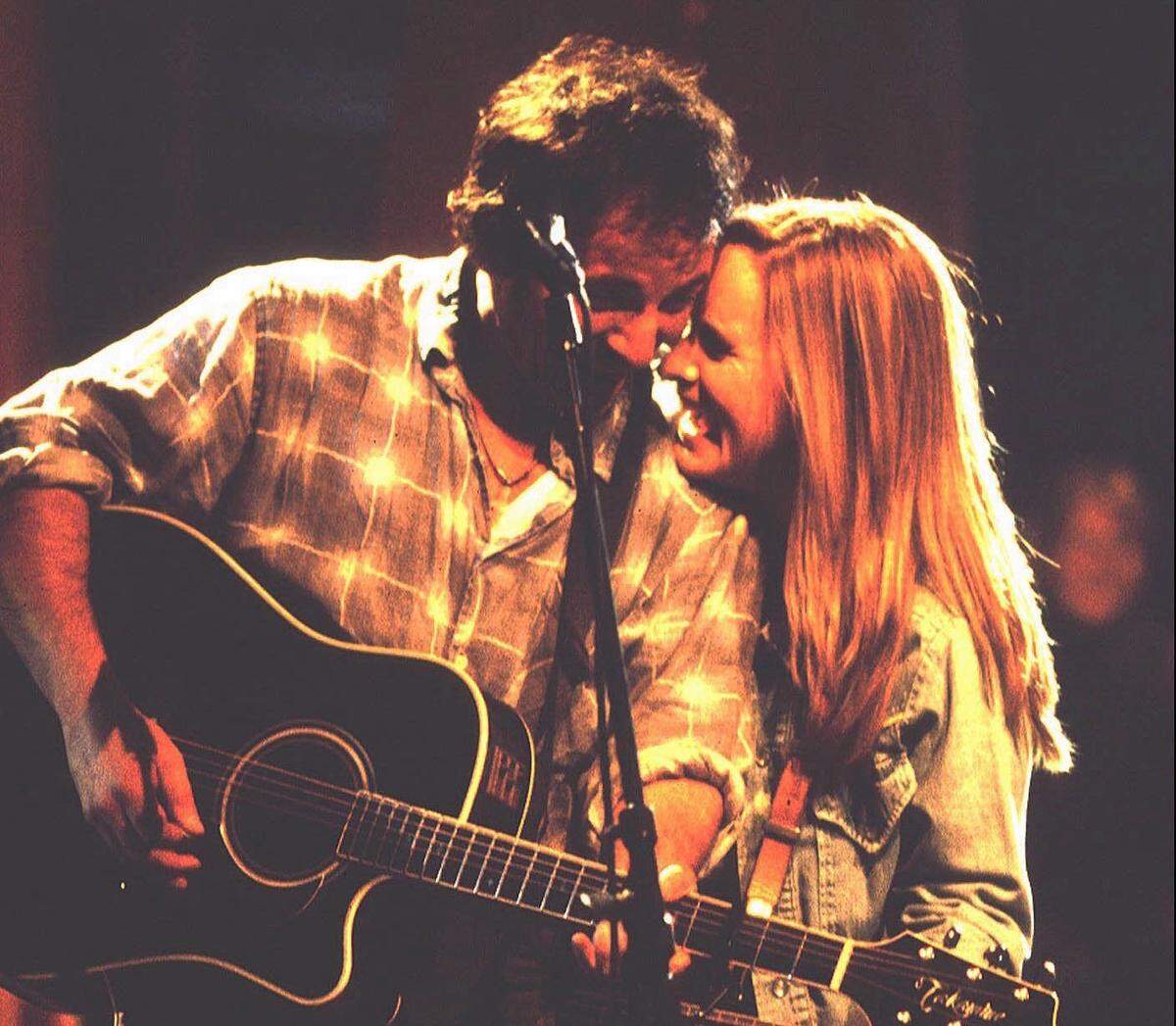 In March 1995, Bruce Springsteen joined Melissa Etheridge on the TV show “MTV Unplugged.” Less than six months later, both performed at the Concert for the Rock and Roll Hall of Fame in Cleveland.