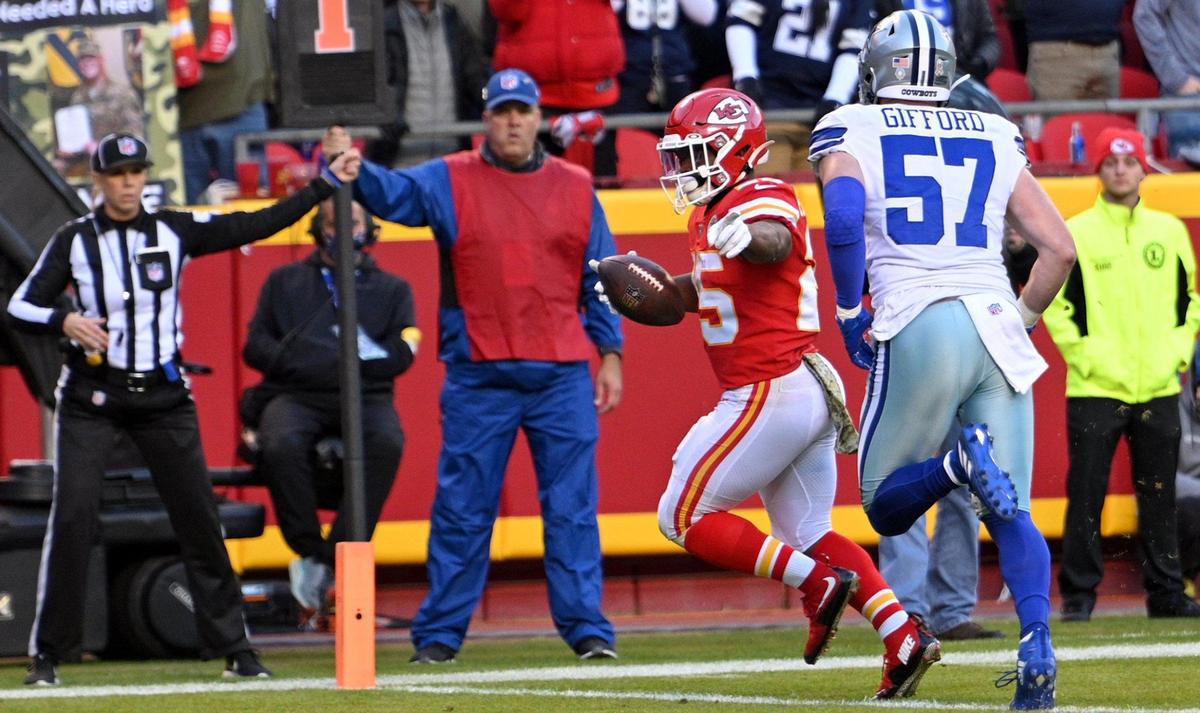 Kansas City Chiefs running back Clyde Edwards-Helaire runs in for a touchdown in the second quarter past the defense of Dallas Cowboys linebacker Luke Gifford Sunday, November 21, 2021, at Arrowhead Stadium.