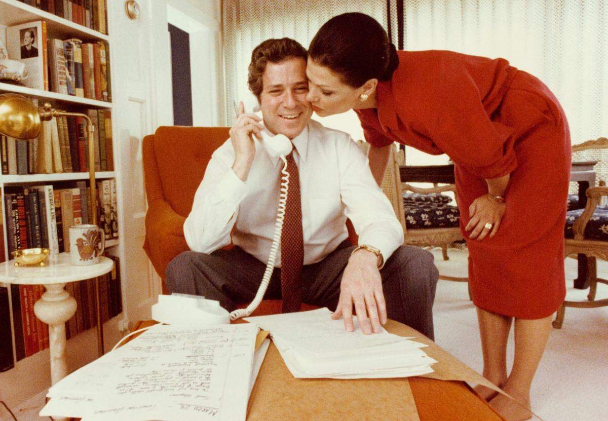 Then Mayor-elect Richard L. Berkley, after a grueling campaign, began work early by taking dozens of phone calls and receiving a kiss from his wife, Sandy Berkley, shortly after he was elected in 1979.
