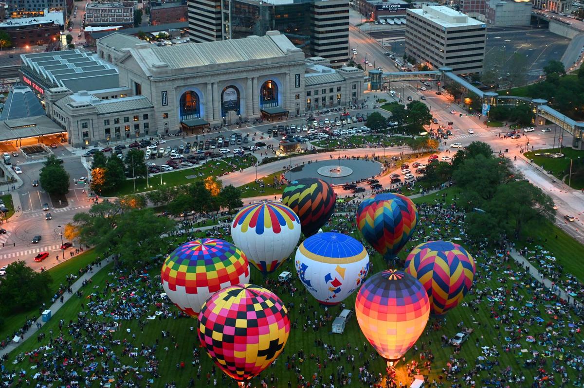 The National World War I Museum and Memorial launched its’ first annual Great Balloon Glow on Sunday, May 30, in Kansas City. The event featured 13 hot air balloons as well as music, food trucks and 30 different craft vendors. The museum plans to hold the event annually, but going forward it will move from Memorial Day weekend to another date.
