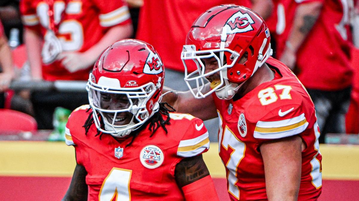 Kansas City Chiefs tight end Travis Kelce (87) congratulates wide receiver Rashee Rice (4) after Rice ran in a touchdown on a reception in the second quarter against the Cincinnati Bengals Sunday, Sept. 15, 2024, at GEHA Field at Arrowhead Stadium.