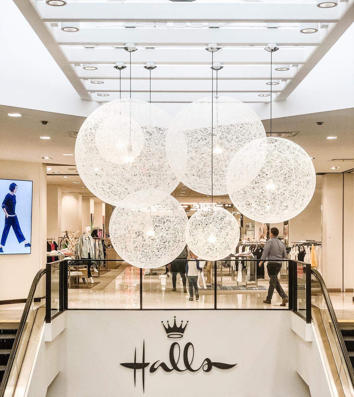 Halls, located in Crown Center, is a Kansas City style destination that offers clothes at all price points. It’s the only place in Kansas City to buy clothes from designers such as Prada and Gucci.