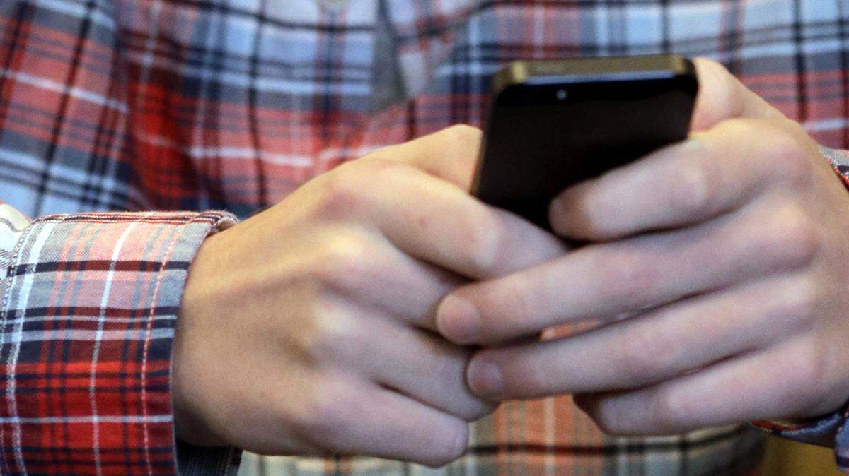 The federal agency tasked with oversight doesn’t seem to have much of a handle on stopping annoying text messages.
