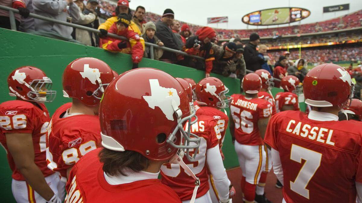 The Kansas City Chiefs wore the uniforms and helmet logos of the Dallas Texans, honoring the 50th year of the AFL’s inception, in their game against the Dallas Cowboys on Sunday, October 11, 2009 at Arrowhead Stadium in Kansas City, Mo. Quarterback Brodie Croyle is at foreground center.