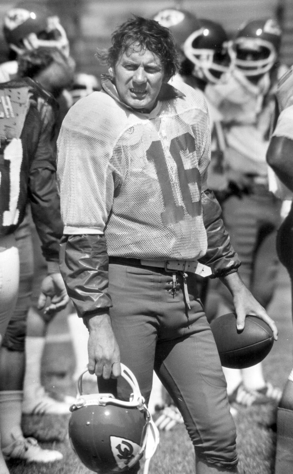 Kansas City Chiefs quarterback Len Dawson on the sidelines in 1975, the final year he played before he retired.