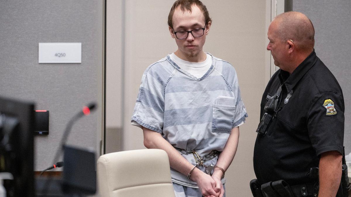 Jace Hanson, 21, a former employee of the Hereford House restaurant in Leawood, who has been charged with 22 felony counts of criminal threat for allegedly contaminating food and one count of criminal damage enters the Johnson County District Court for a hearing Thursday, June 6, 2024, in Olathe. Hanson also faces 10 felony counts of sexual exploitation of a child for allegedly possessing child sexual abuse materials.