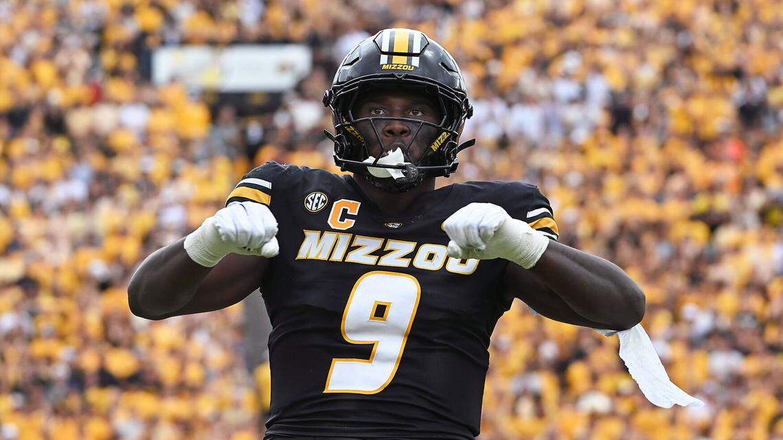 Departing Mizzou Tigers seniors work out in front of NFL reps at football pro day