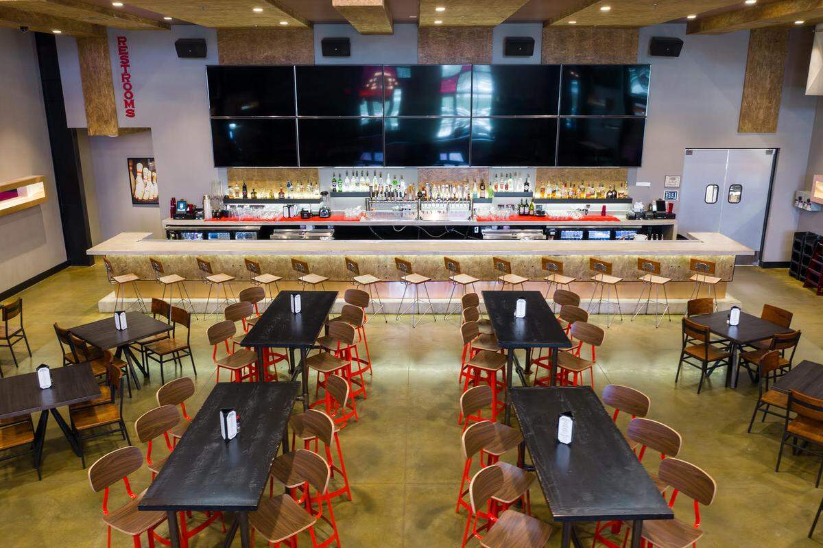 Like its predecessor, 810 will focus on bowling and bocce at its Overland Park spot.