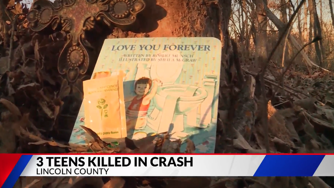 Three teenagers were killed in a rollover crash in Lincoln County, Missouri, police say.