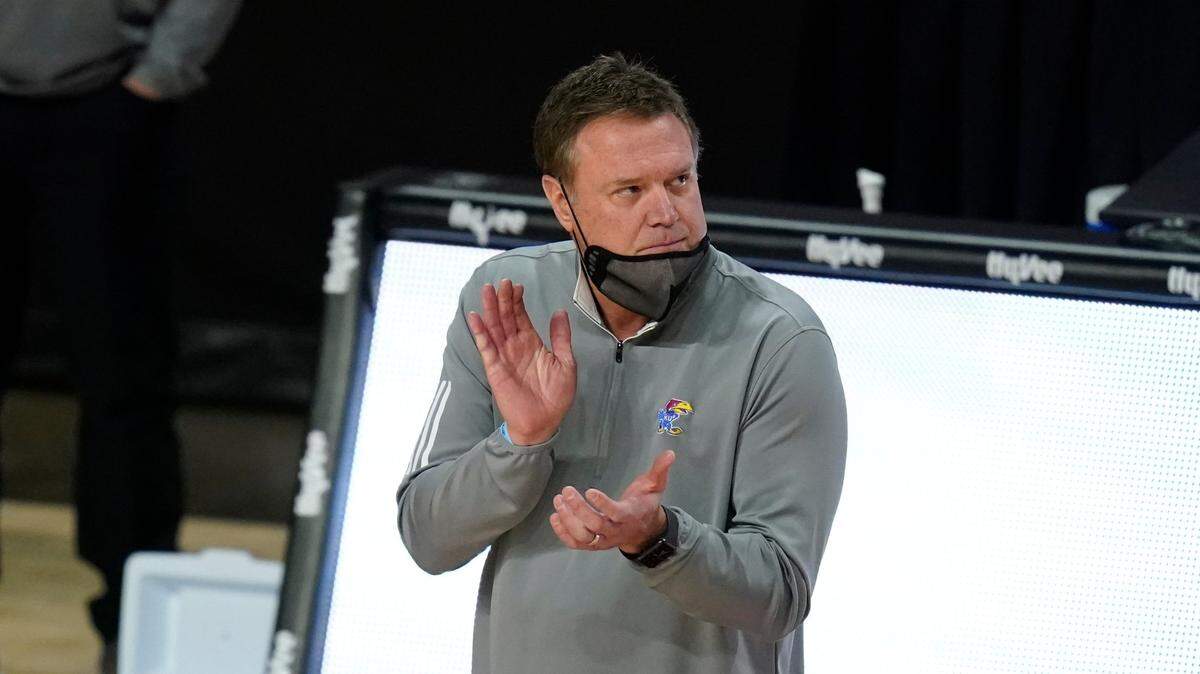 Bill Self’s Kansas Jayhawks won seven of eight games to close out the regular season, but now they’ve had to drop out of the Big 12 tournament because of a positive COVID-19 test on Friday morning.