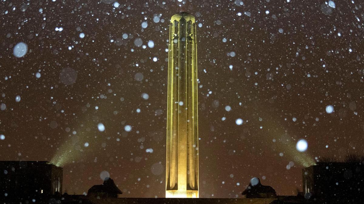 Schools, offices announce closures due to winter storm, frigid temperatures Thursday