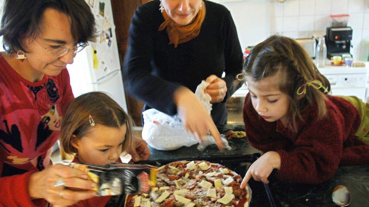 A sunday reset built on simple family cooking rituals can ease weeknight stress, cut decision fatigue and make healthy meals easier all week.