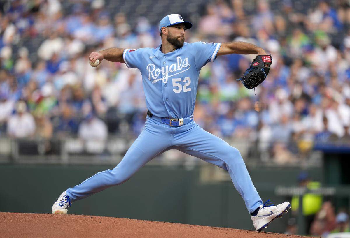 Michael Wacha #52 of the Kansas City Royals pitches during the first inning against the Detroit Tigers at Kauffman Stadium on May 09, 2026 in Kansas City, Missouri.