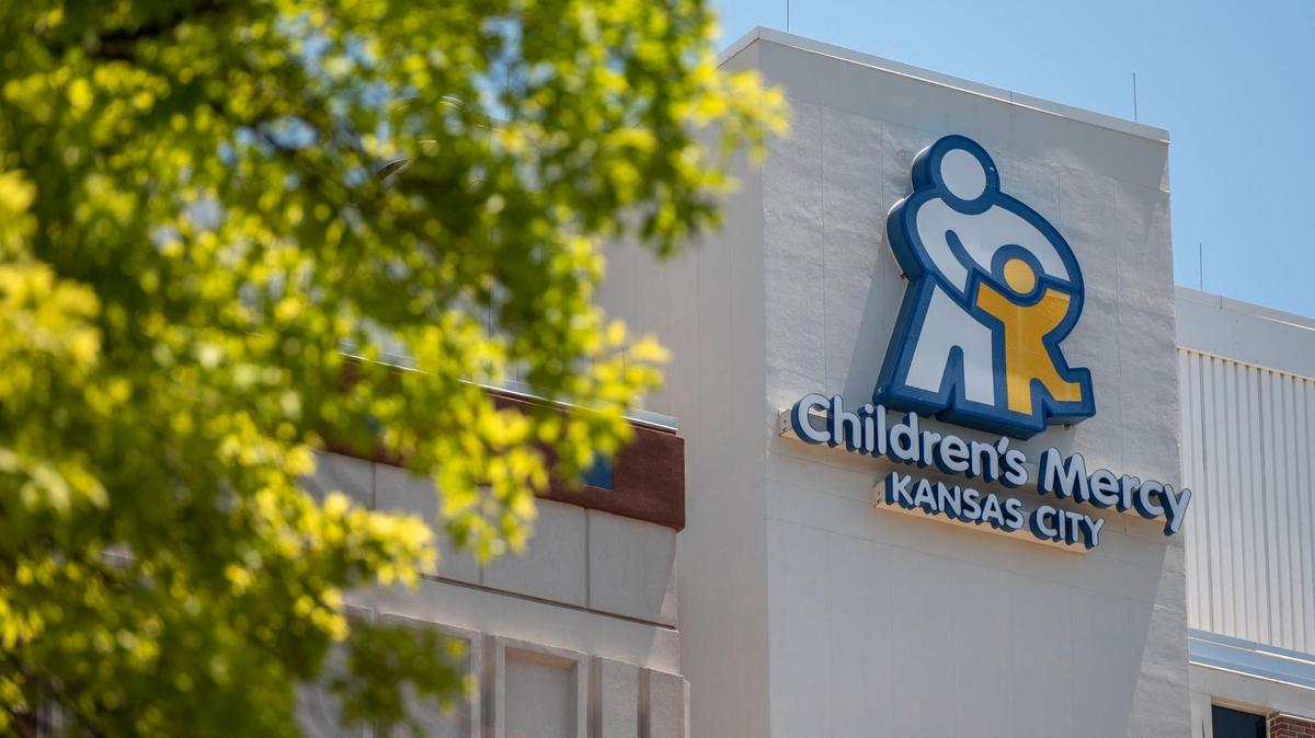 Children’s Mercy Hospital building in Kansas City on Tuesday, June 21, 2022. Children’s Mercy Hospital announced that it will be administering COVID-19 vaccines for children under five.