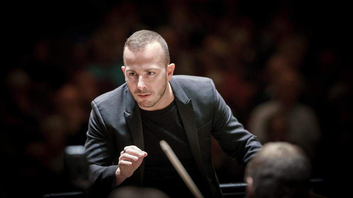 Yannick Nézet-Séguin will conduct the Philadelphia Orchestra at Helzberg Hall.