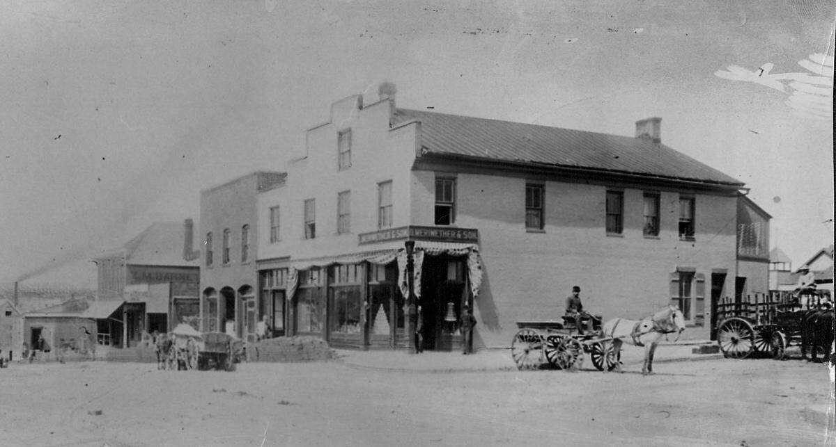 The building known as Boone’s Trading Post, shown in 1892, went on to become Kelly’s Westport Inn. It is the oldest building in Kansas City.