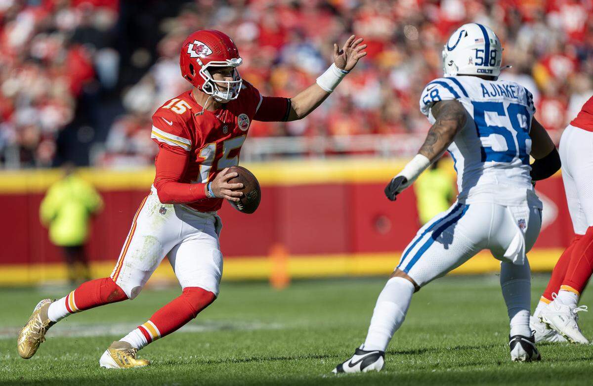 Chiefs quarterback Patrick Mahomes (No. 15) scrambles during an NFL Week 12 game against the Indianapolis Colts at GEHA Field at Arrowhead Stadium in Kansas City on Sunday, Nov. 23, 2025.