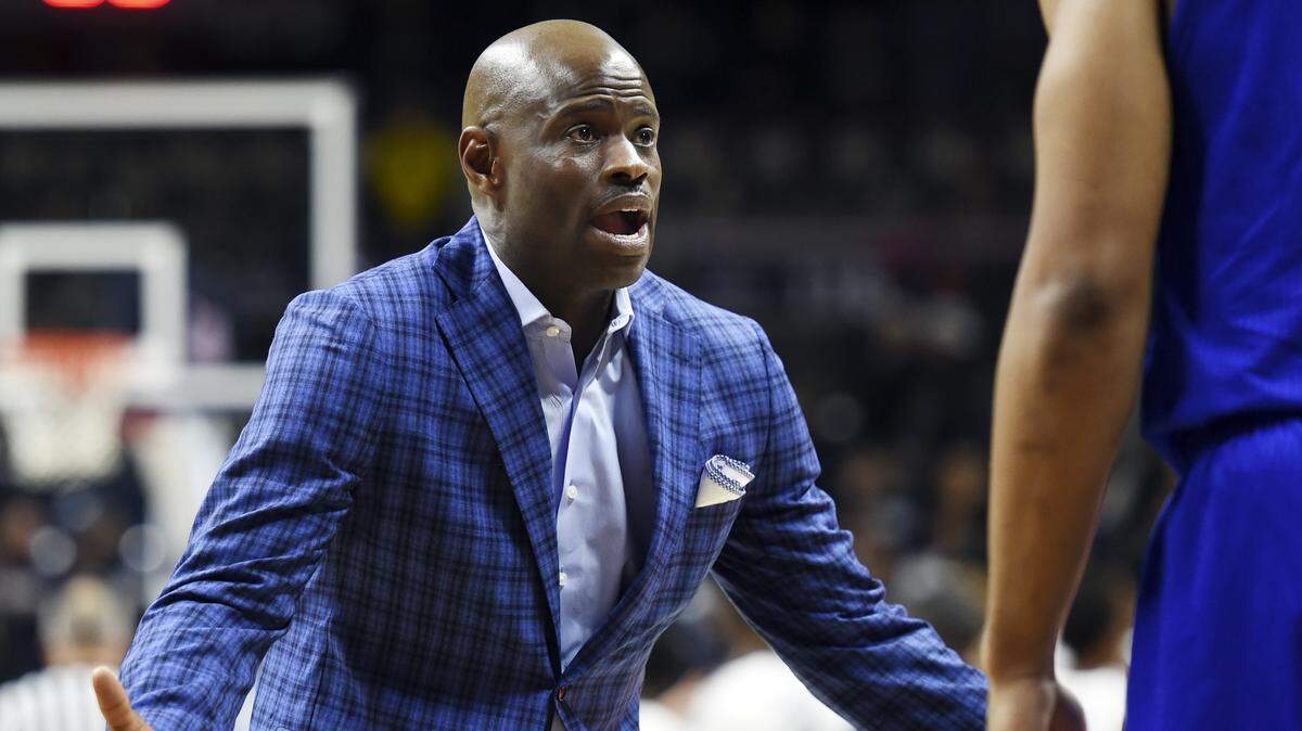 UMKC men’s basketball coach Kareem Richardson