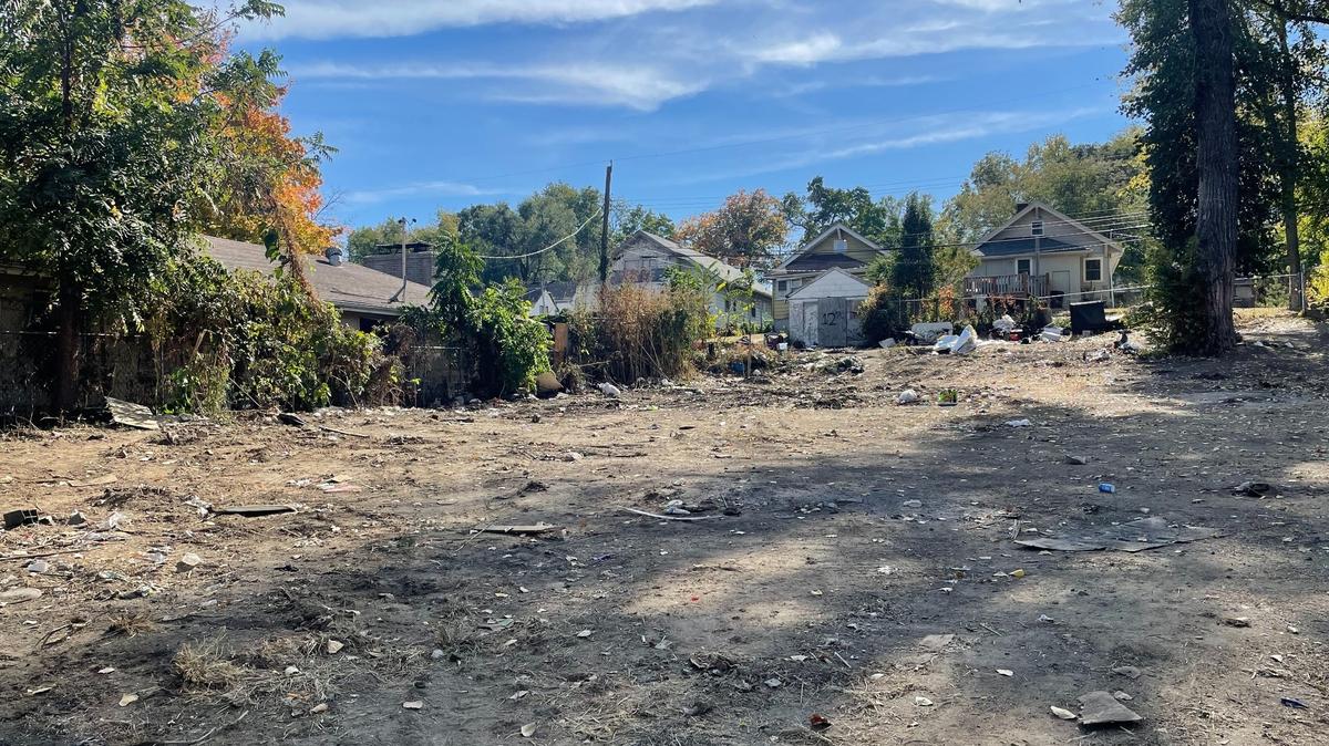 A homeless encampment at 6th and Monroe in Kansas City’s Lykins neighborhood was cleared after a man died in a homicide.