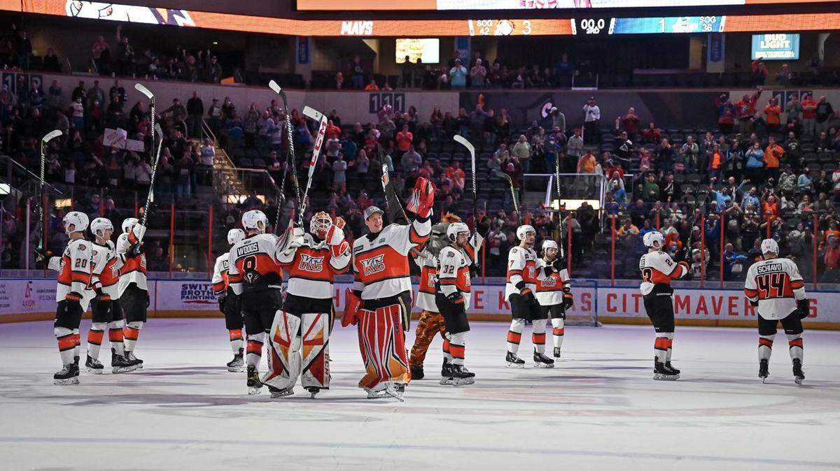 The Mavericks finished their 2021-22 season on a high note, beating the Wichita Thunder twice, once at home and once on the road.