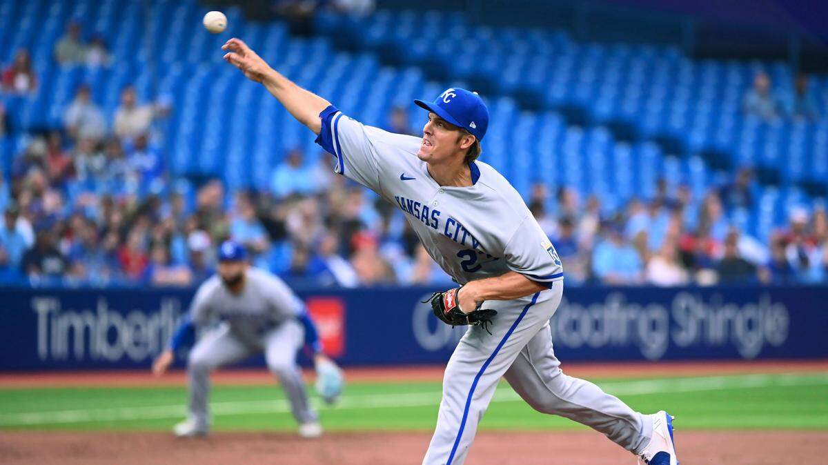 Kansas City Royals starting pitcher Zack Greinke throws to a Toronto Blue Jays batter during the first inning of a baseball game Friday, July 15, 2022, in Toronto. (Jon Blacker/The Canadian Press via AP)