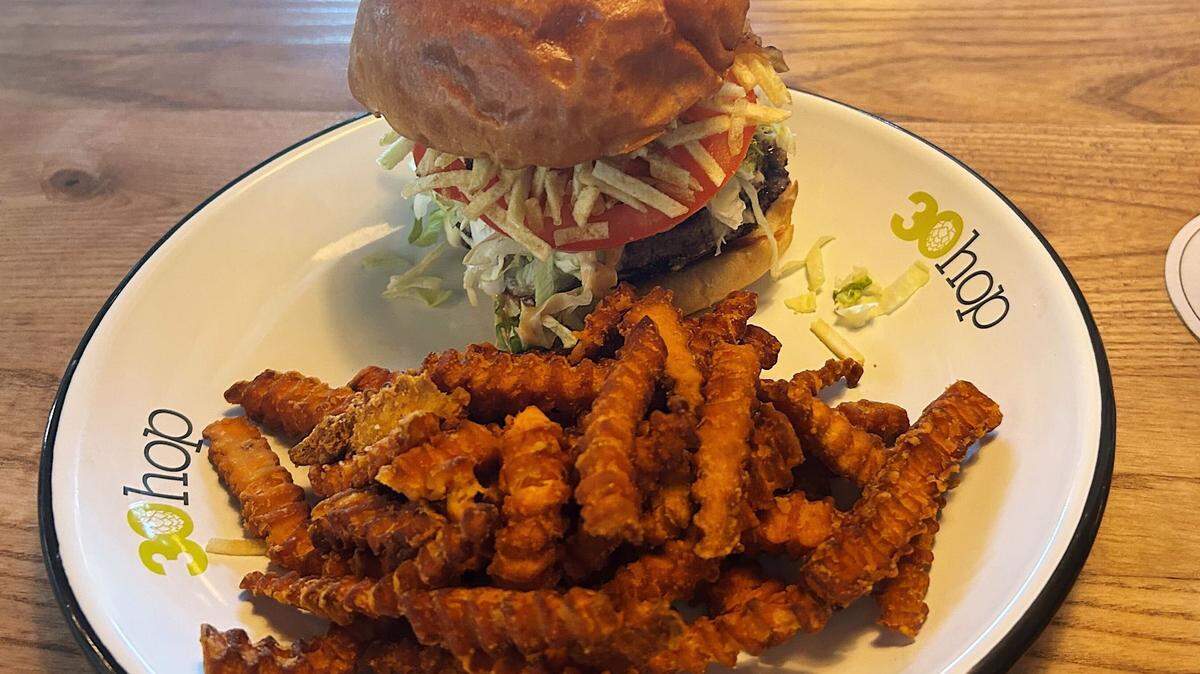 30hop sells burgers, poke bowls, salads and other menu items.
