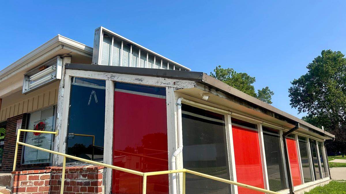 Father-daughter Yvan Duin and Dominique Young hope to open their Mexican sports bar, Dos Tequilas, by early August.