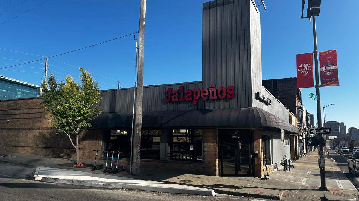 Jalapeno’s Mexican Grill is not affiliated with Jalapeno’s Mexican Restaurant in Brookside.