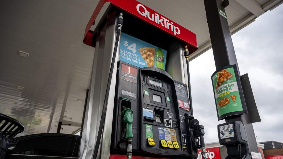 Kansas City gas prices surge to $4 a gallon, AAA says | Kansas City Star