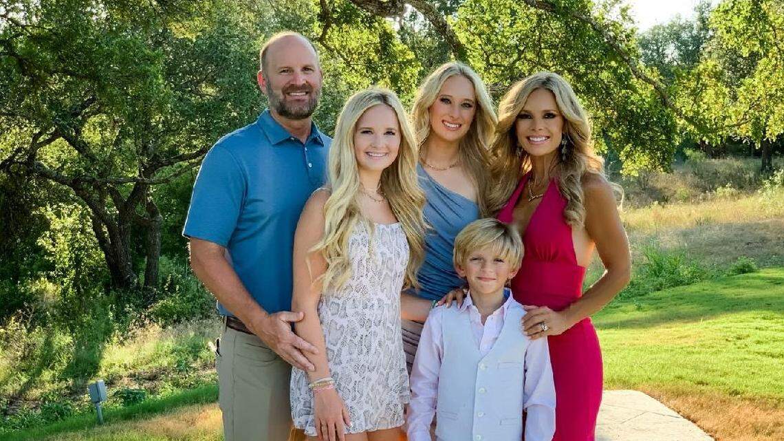 Former Chiefs kicker Lin Elliott and his wife, Joy, have three children and make their home in Texas.