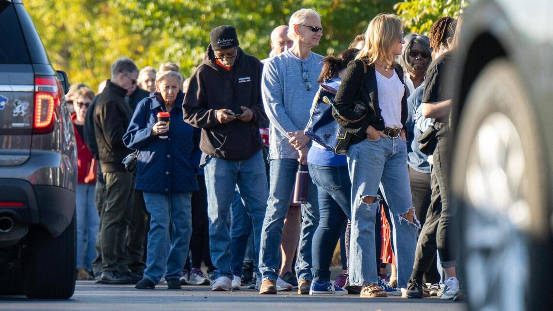 See how voters turned out for first day of in-person advanced voting in Johnson County
