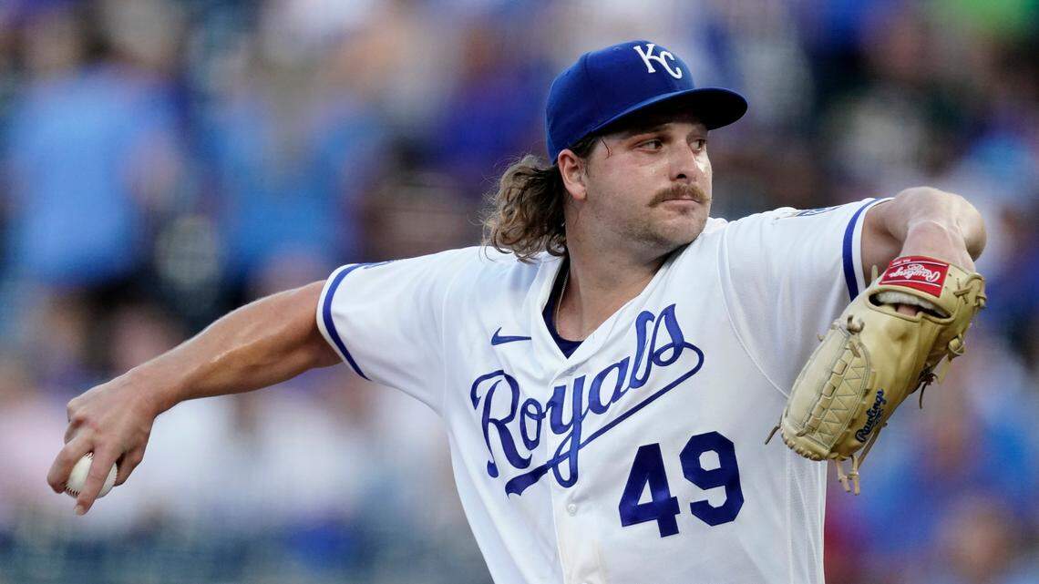 Kansas City Royals starting pitcher Jonathan Heasley throws during the first inning of a baseball game against the Arizona Diamondbacks Tuesday, Aug. 23, 2022, in Kansas City, Mo. (AP Photo/Charlie Riedel)