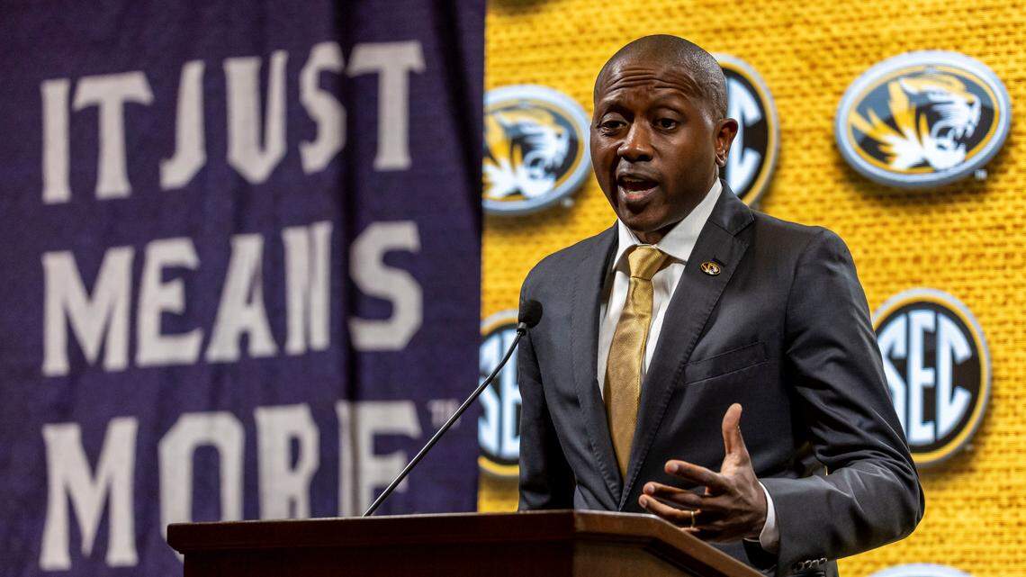 Three highlights from Missouri Tigers coach Dennis Gates at SEC Basketball Media Days