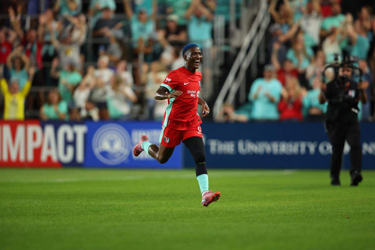 Kansas City Current forward Temwa Chawinga smiles after scoring in a 2-0 win to clinch the NWSL Shield on Saturday, Sept. 20, 2025.