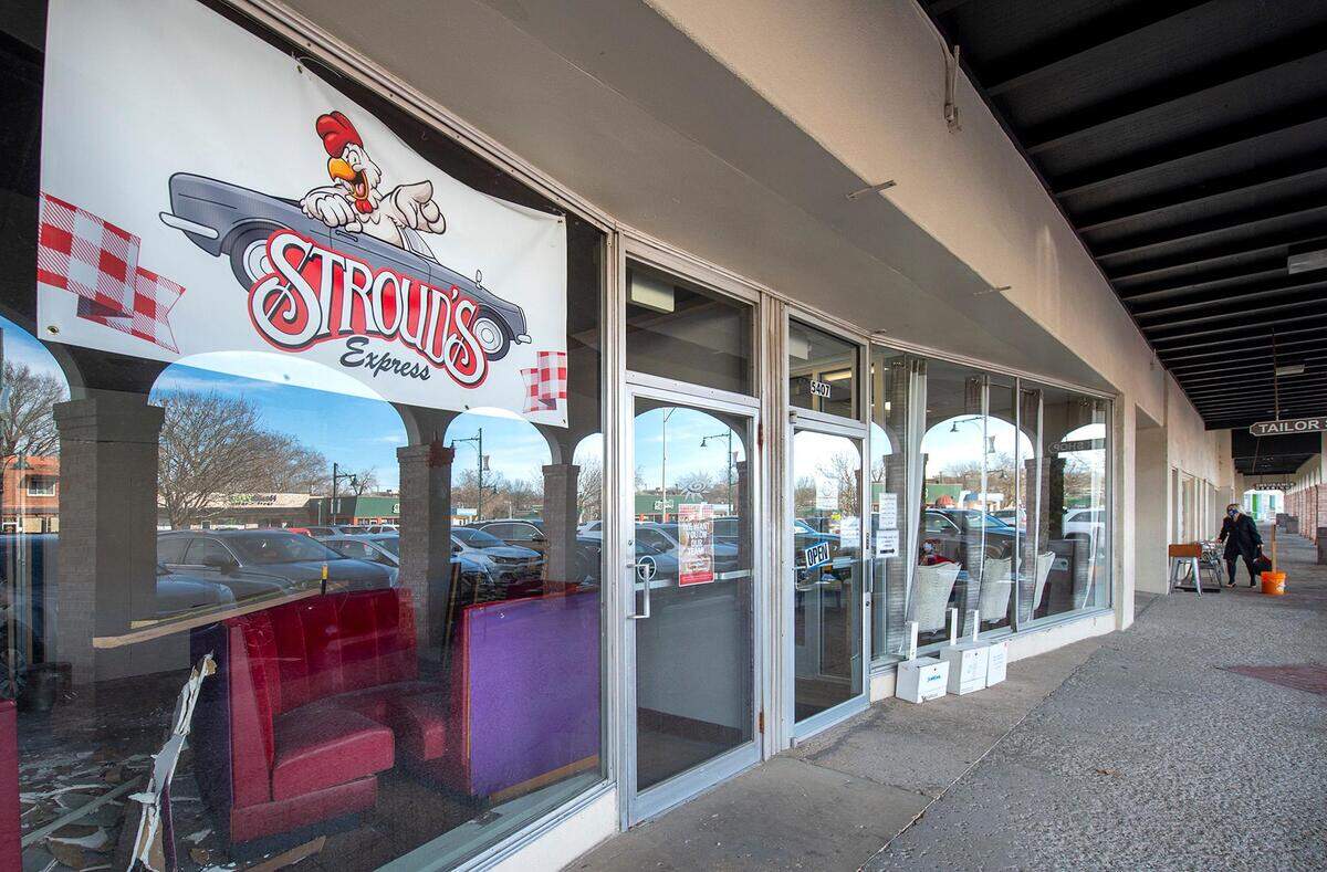 Stroud’s Express will be opening in the Mission Mart Shopping Center, 5405 Johnson Drive, Mission. The restaurant is scheduled to open in the first quarter of this year. Stroud’s Express, featuring pan-fried chicken, will be open for curbside pickup, carryout or delivery via a third-party service only. They will not offer dine-in seating.
