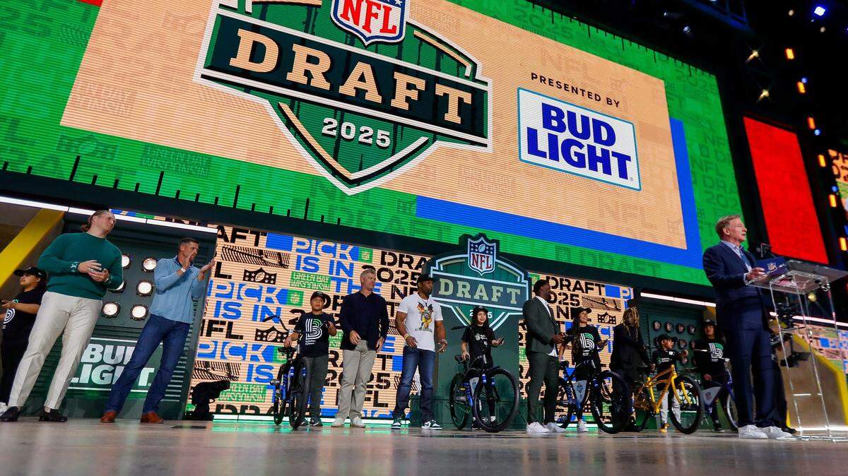 NFL Commissioner Roger Goodell and Green Bay Packers alumni welcome fans to the 2025 NFL Draft before the first round on Thursday, April 24, 2025, at Lambeau Field in Green Bay, Wisconsin.