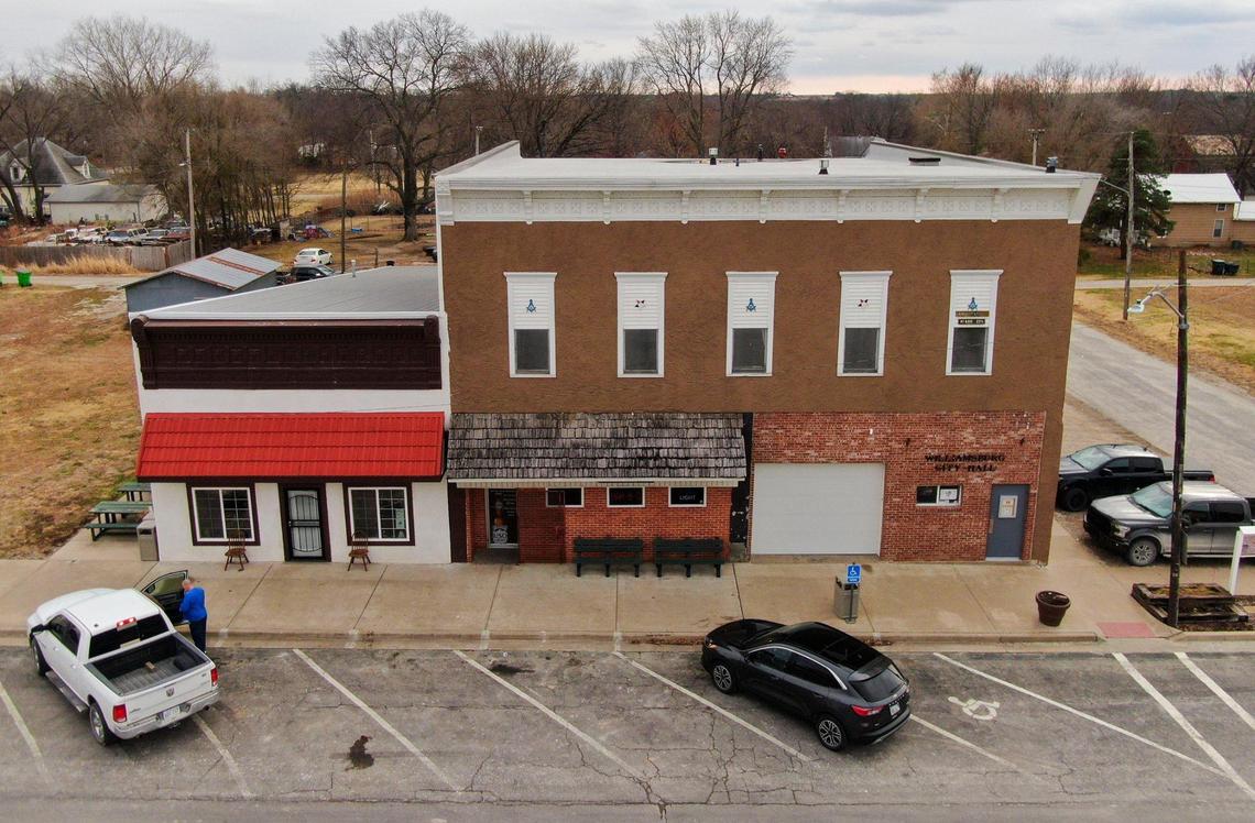 Guy and Mae’s is located at 119 W. William St., in Williamsburg, Kansas, about 70 miles southwest of Kansas City off Interstate 35. 