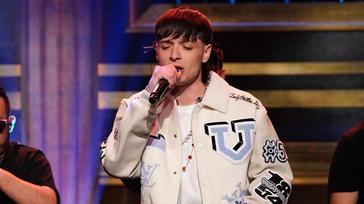 Mexican singing sensation Peso Pluma will come to the T-Mobile Center on July 1.