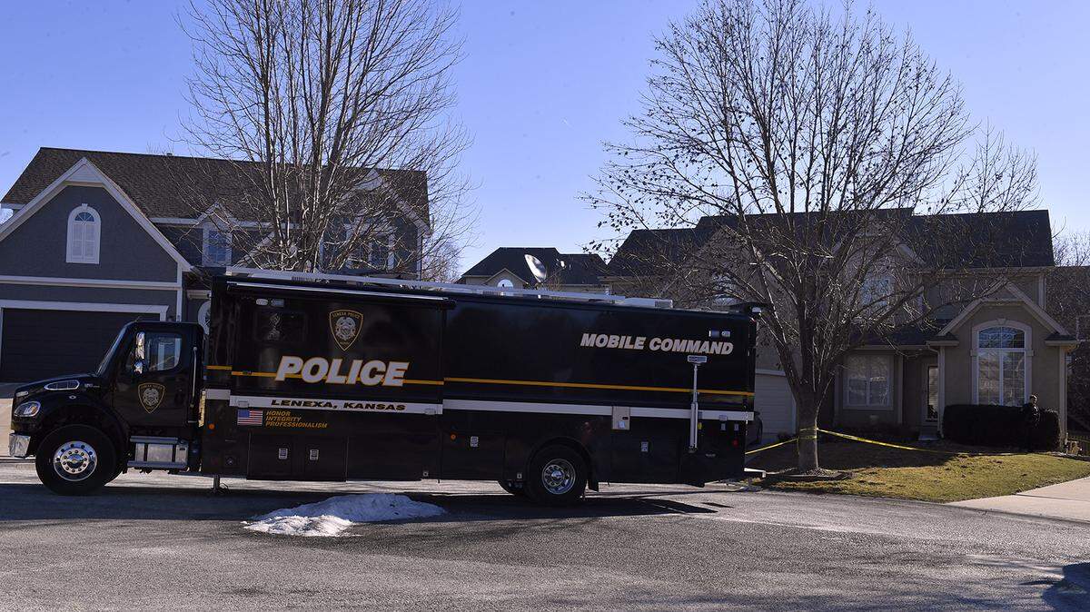 Lenexa police were on the scene Sunday morning at a home in Johnson County where two people were killed and a third person was injured. Police found the victims in the home in the 8400 block of Laurelwood Street in Lenexa suffering from gunshot wounds.