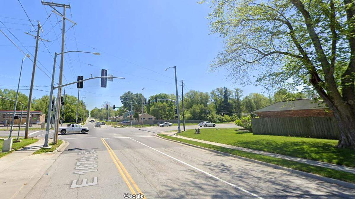 Police investigate a shooting Wednesday afternoon that injured a teen in south Kansas City, a police spokeswoman said. The shooting occurred about 1:40 p.m. near 107th Street and Blue Ridge Boulevard. The teen was taken to a hospital and his condition was stable. This Google Maps Street View image of the area is from 2021.